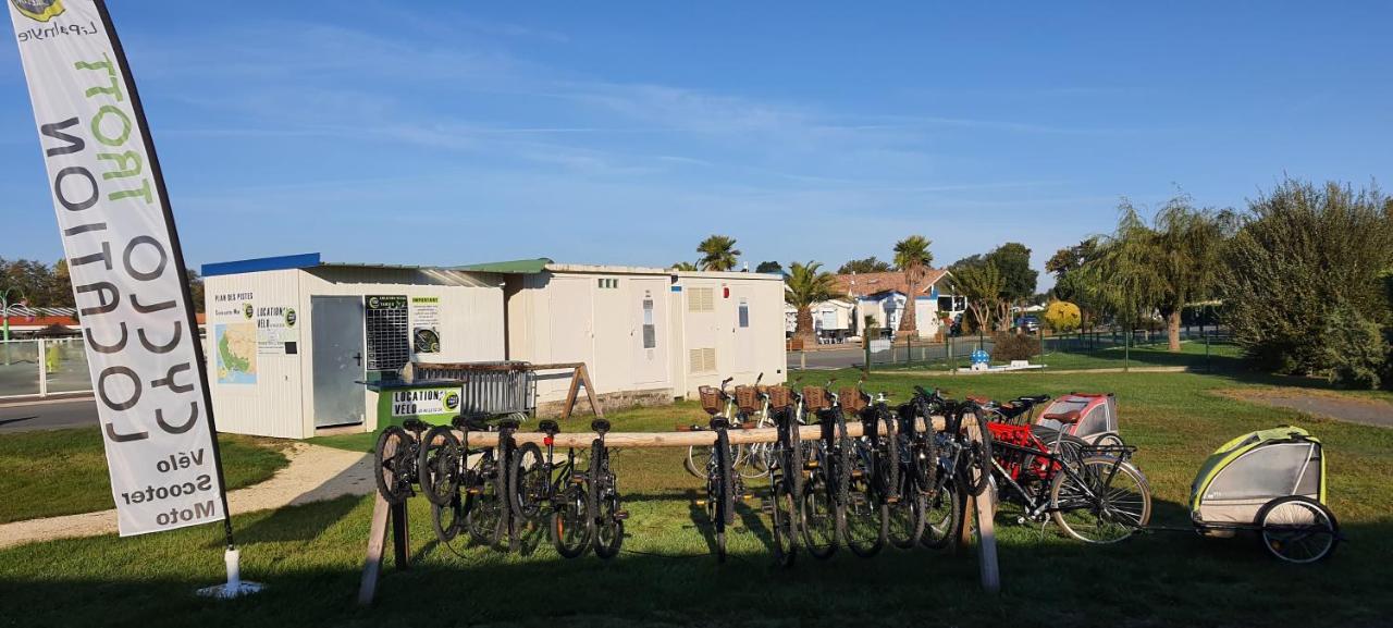 Mobilhome 2Ch Climatise-Terrasse Fermee-4 Velos-Camping 4 Etoiles Les Charmettes لو ماثيز المظهر الخارجي الصورة