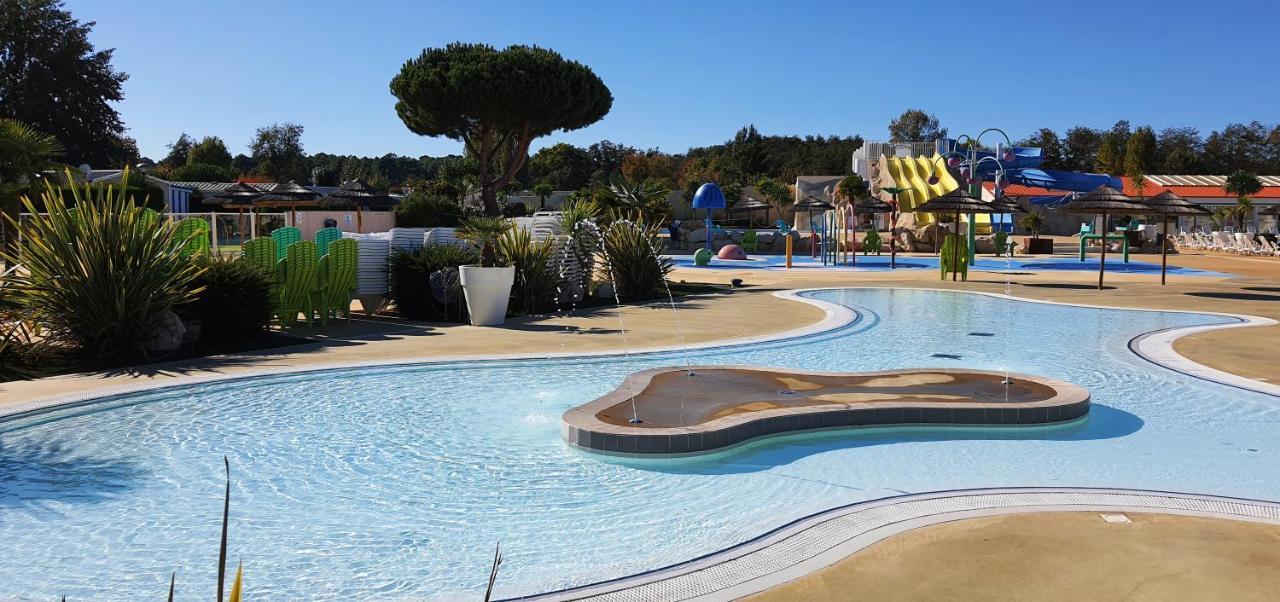 Mobilhome 2Ch Climatise-Terrasse Fermee-4 Velos-Camping 4 Etoiles Les Charmettes لو ماثيز المظهر الخارجي الصورة