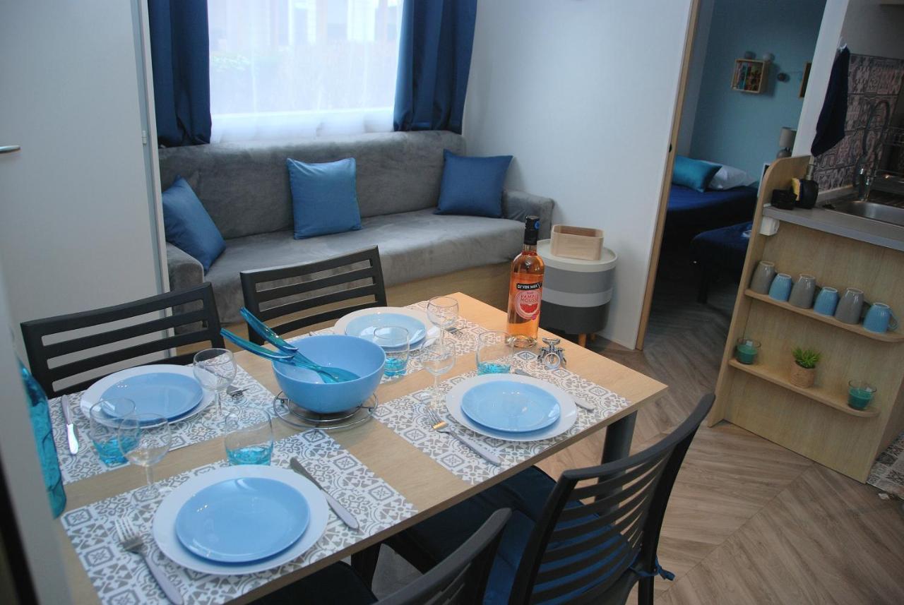 Mobilhome 2Ch Climatise-Terrasse Fermee-4 Velos-Camping 4 Etoiles Les Charmettes لو ماثيز المظهر الخارجي الصورة